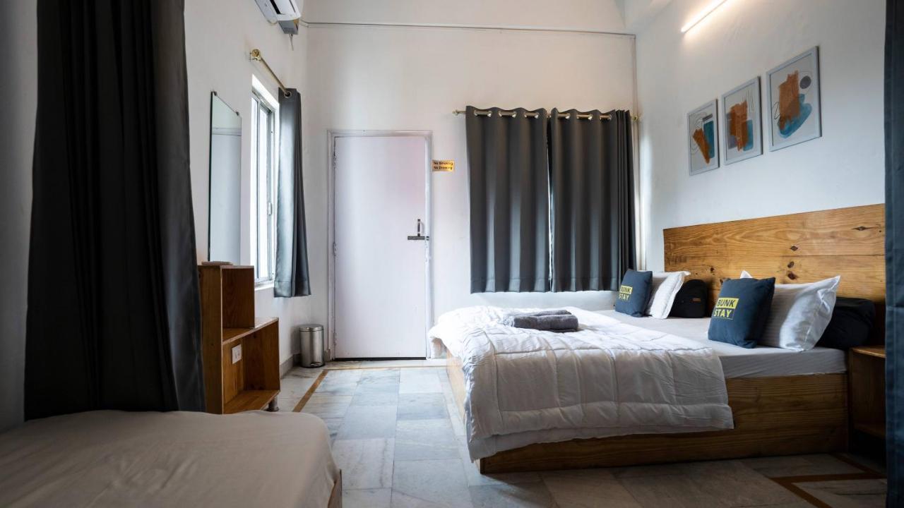 Bunkstay Coworking Hostel & Glamping Рішикеш Екстер'єр фото