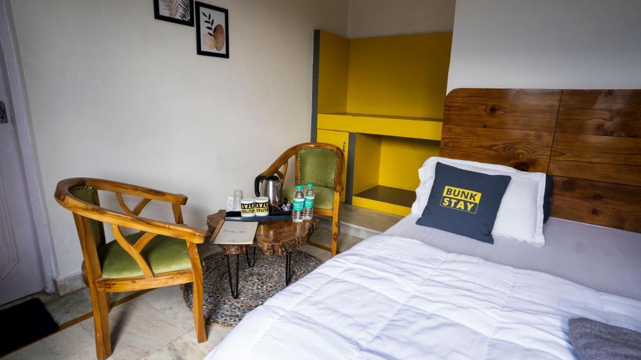 Bunkstay Coworking Hostel & Glamping Рішикеш Екстер'єр фото