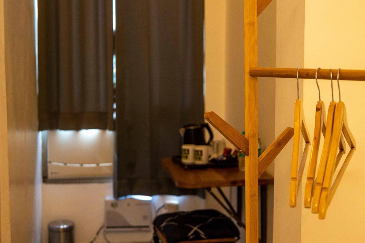Bunkstay Coworking Hostel & Glamping Рішикеш Екстер'єр фото