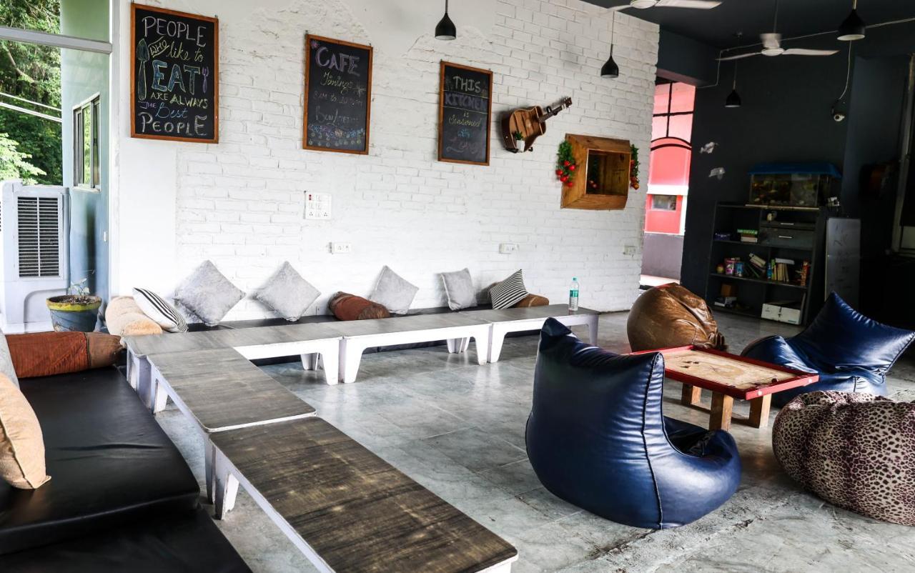 Bunkstay Coworking Hostel & Glamping Рішикеш Екстер'єр фото