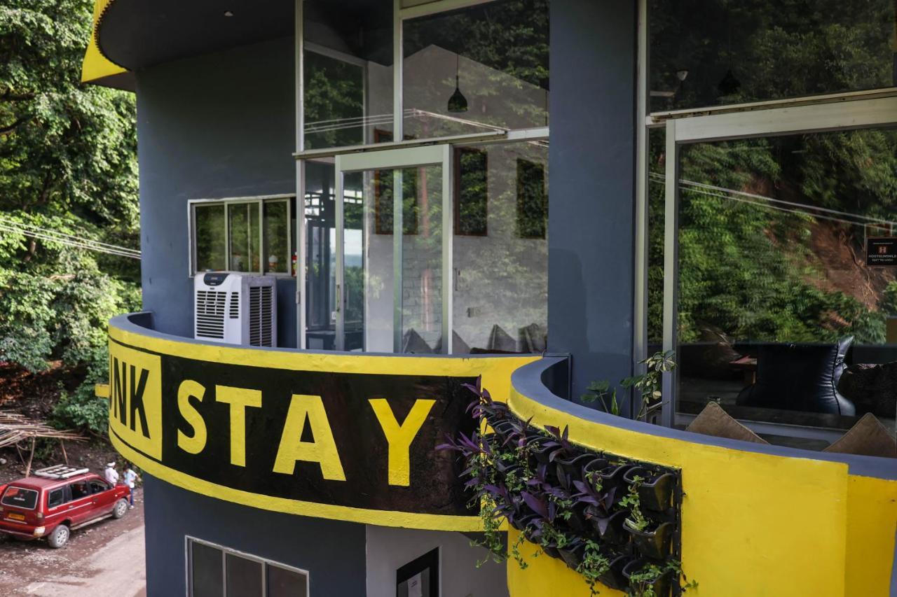 Bunkstay Coworking Hostel & Glamping Рішикеш Екстер'єр фото