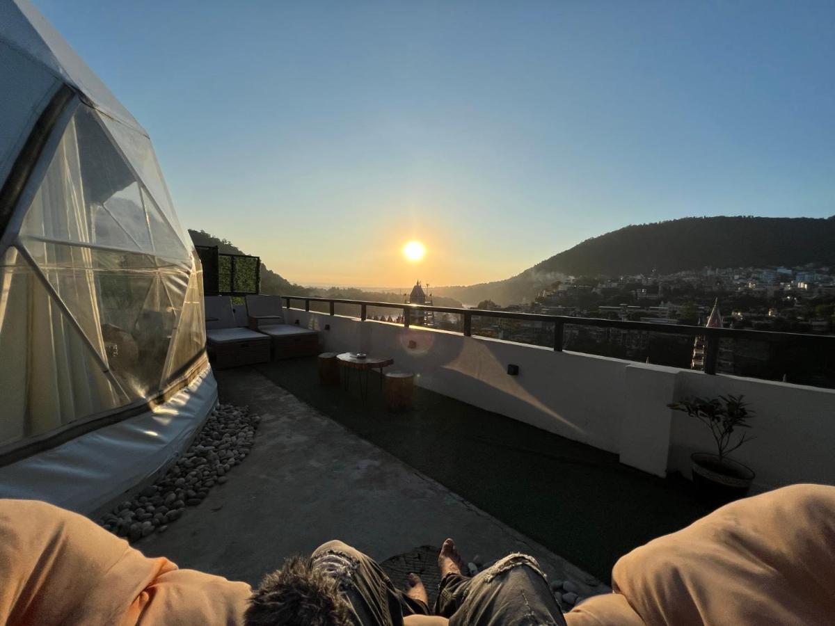 Bunkstay Coworking Hostel & Glamping Рішикеш Екстер'єр фото
