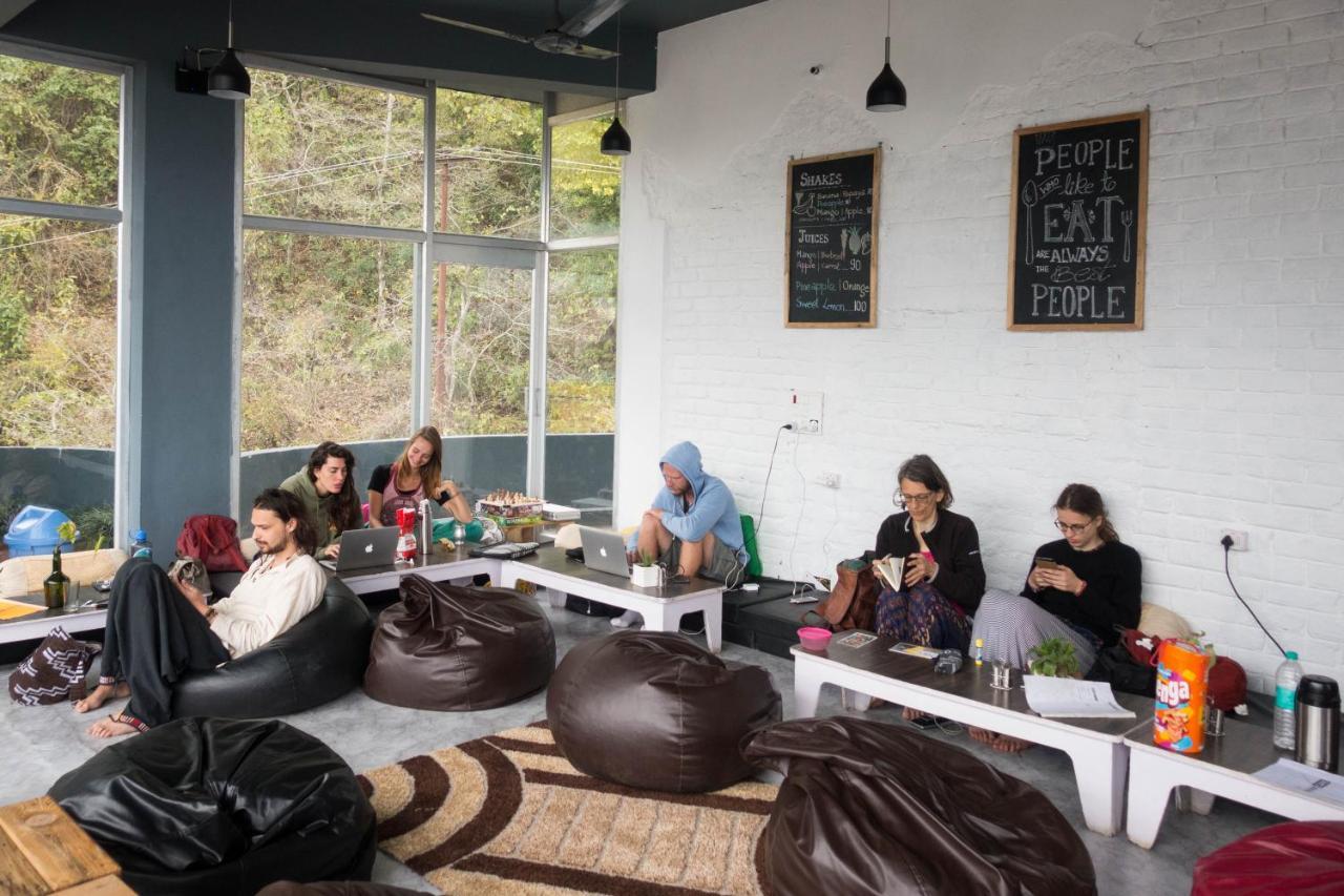Bunkstay Coworking Hostel & Glamping Рішикеш Екстер'єр фото